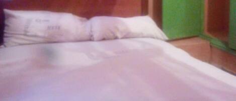 Quarto casal conforto | Cortinas blackout, roupa de cama