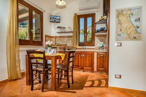 Appartement, 1 chambre, fumeurs, balcon | Salle à manger