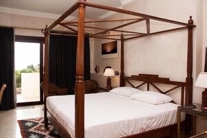 Egyptian cotton sheets, premium bedding, down duvets, pillow-top beds