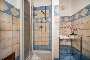 Villa, 1 Schlafzimmer, Raucher, Balkon | Badezimmer