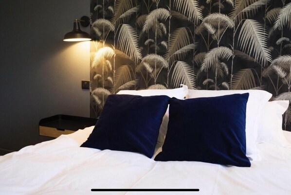 1 bedroom, desk, iron/ironing board, WiFi