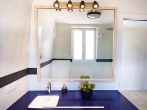 Free toiletries, hair dryer, towels, shampoo