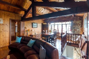 Smart TV, fireplace, DVD player