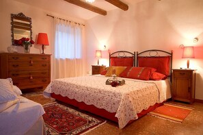 House, 1 Bedroom, Fireplace, Mountain View | 2 bedrooms - Blue House Near Bagnoregio-overlooking the Umbrian Mountains and Tiber Valley (Bagnoregio)