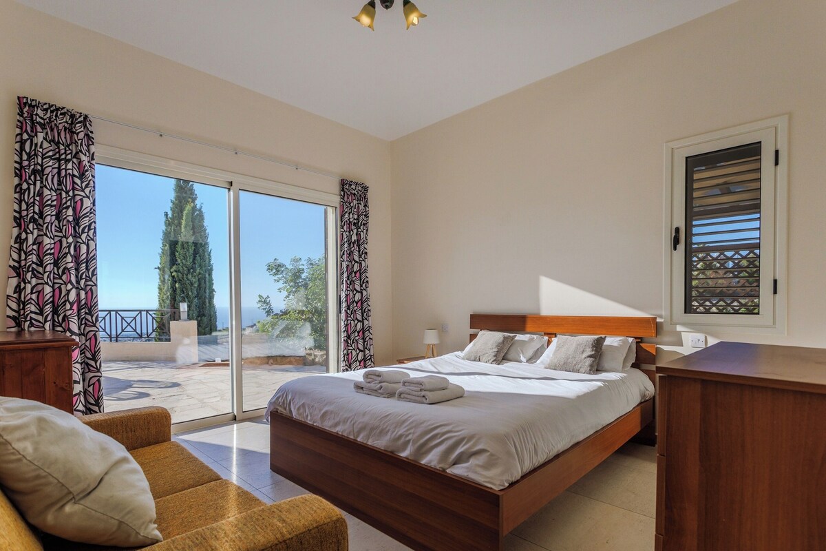 Luxury Villa, 4 Bedrooms | In-room safe, iron/ironing board, cribs (free), WiFi (free)