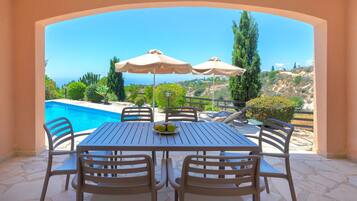 Classic-Villa, 3 Schlafzimmer | Terrasse/Patio