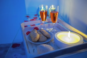 Room, 1 Bedroom, Balcony, City View | 1 bedroom - Room-versomare - Room Grecale - Extra Be (Polignano a Mare)