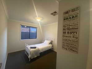 4 habitaciones, wifi gratis, ropa de cama y acceso para silla de ruedas 
