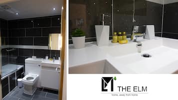 Standard Apartment | Bathroom | Towels