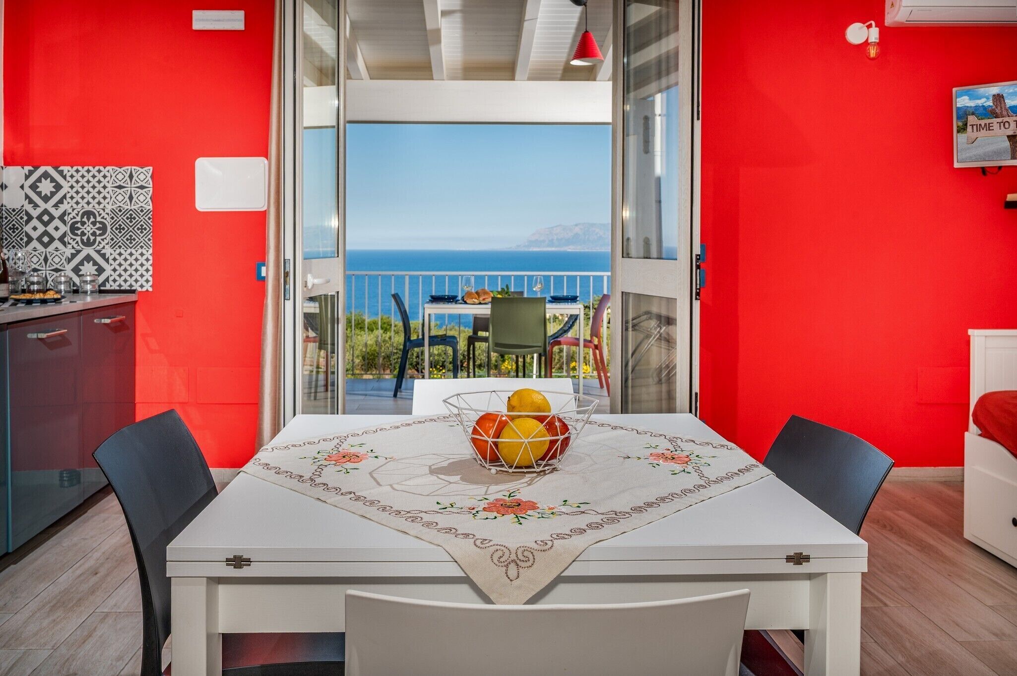 Estudio, para fumadores, balcón | Comedor