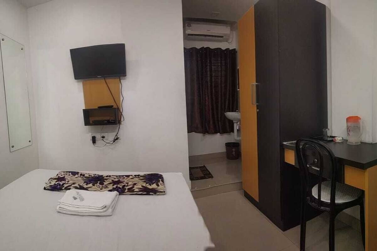economy room | individually decorated, individually furnished, free wifi, bed sheets