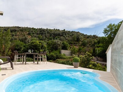 Rustic house with views in the Lecrin Valley