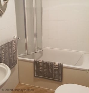Cottage | Bathroom | Bathtub