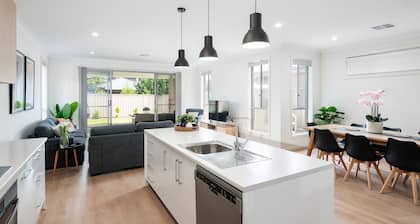 Ella House III - Stunning 3BR, 2Bath, WiFi