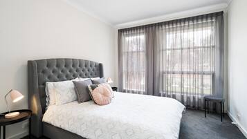 3 bedrooms, iron/ironing board, free WiFi, bed sheets