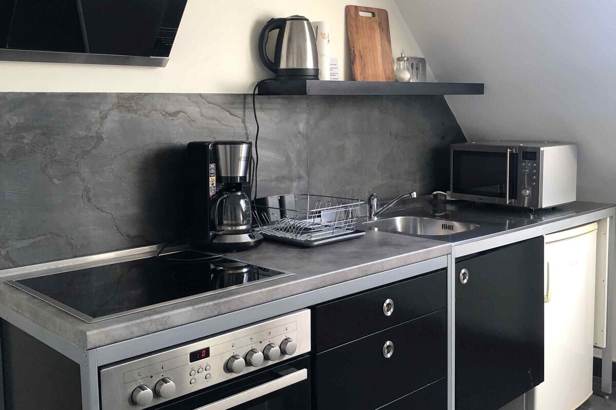 Comfort Suite, 2 Bedrooms, Kitchen, Courtyard View | Private kitchen