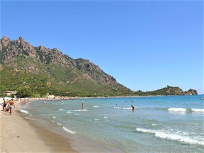 Beach - Foximanna on the North Floor in a Villa Surrounded by Greenery Facing the sea (Tertenia)