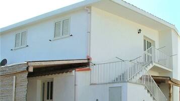 Apartment, 2 Bedrooms, Smoking, Patio | Exterior