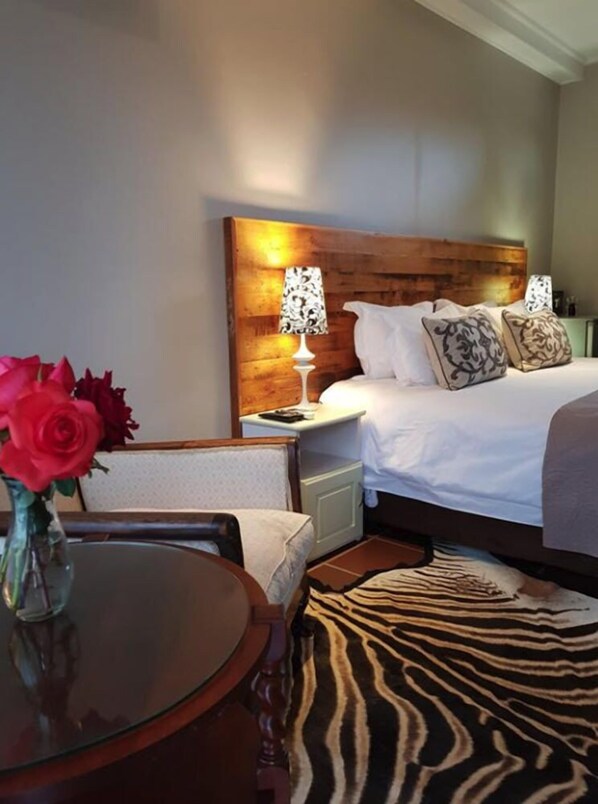 Doppel- oder Zweibettzimmer, Poolblick