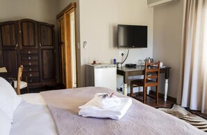 Doppelzimmer, Gartenblick | Minibar, individuell eingerichtet, Schreibtisch
