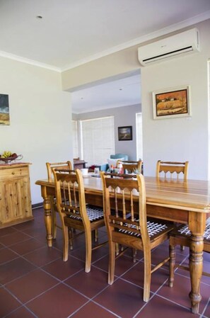 Tägliches inbegriffenes englisches Frühstück