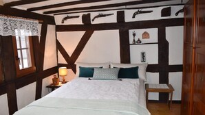 Traditional House | 3 bedrooms, premium bedding, desk, iron/ironing board - Das Pautzen Haus (Daun)