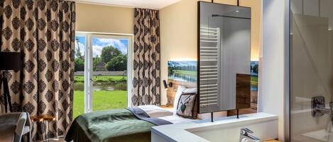 1 bedroom, in-room safe, desk, laptop workspace