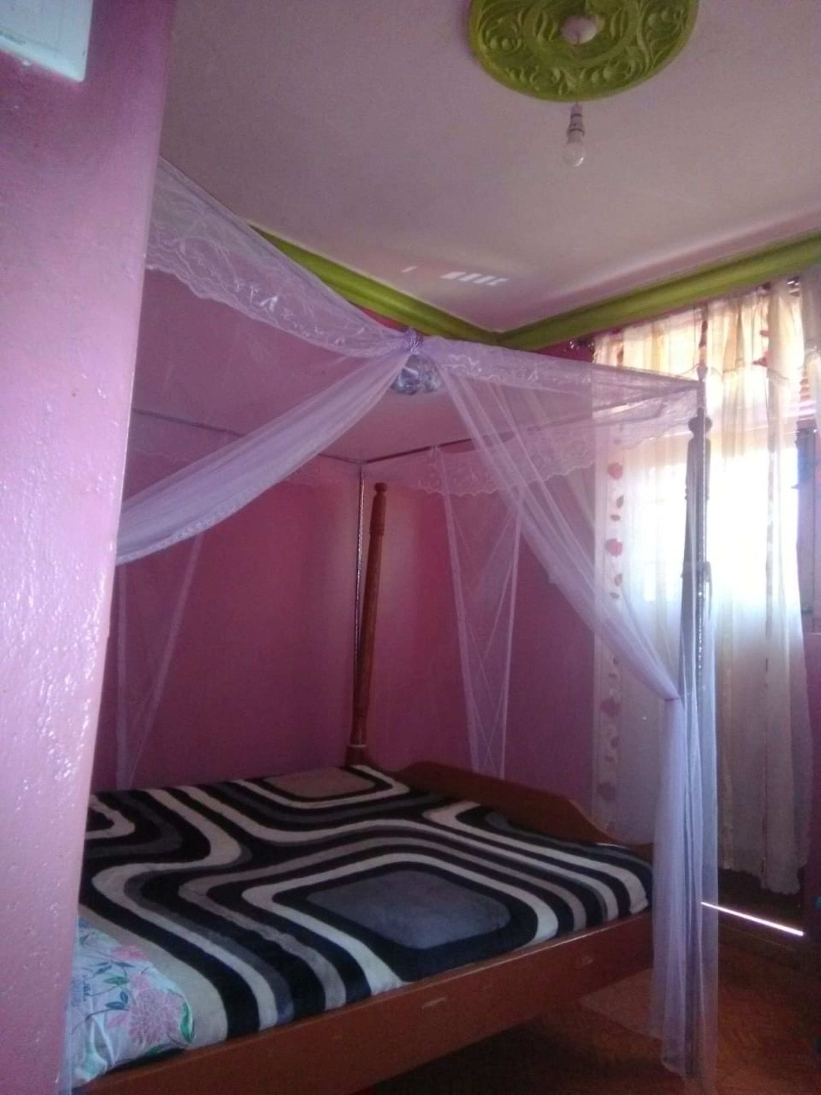 Single Room | Desk, free WiFi, bed sheets