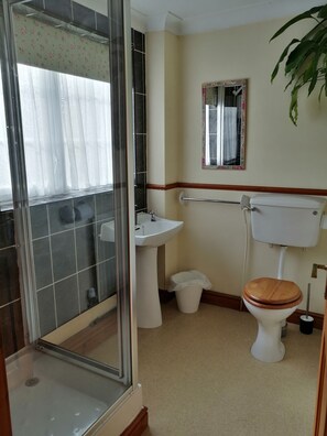 Dusj, håndklær og såpe