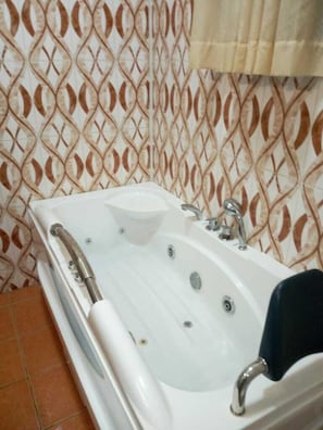 Bathtub, jetted tub, bidet