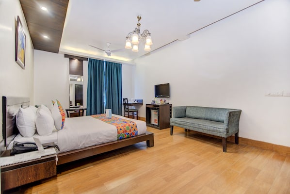 Suite | 1 bedroom, desk, free WiFi