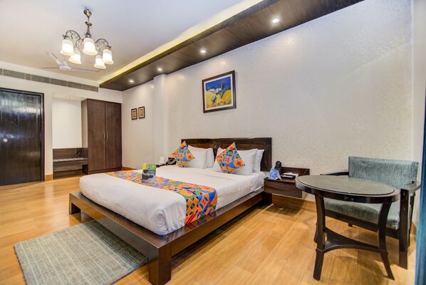 Deluxe Room | Desk, free WiFi