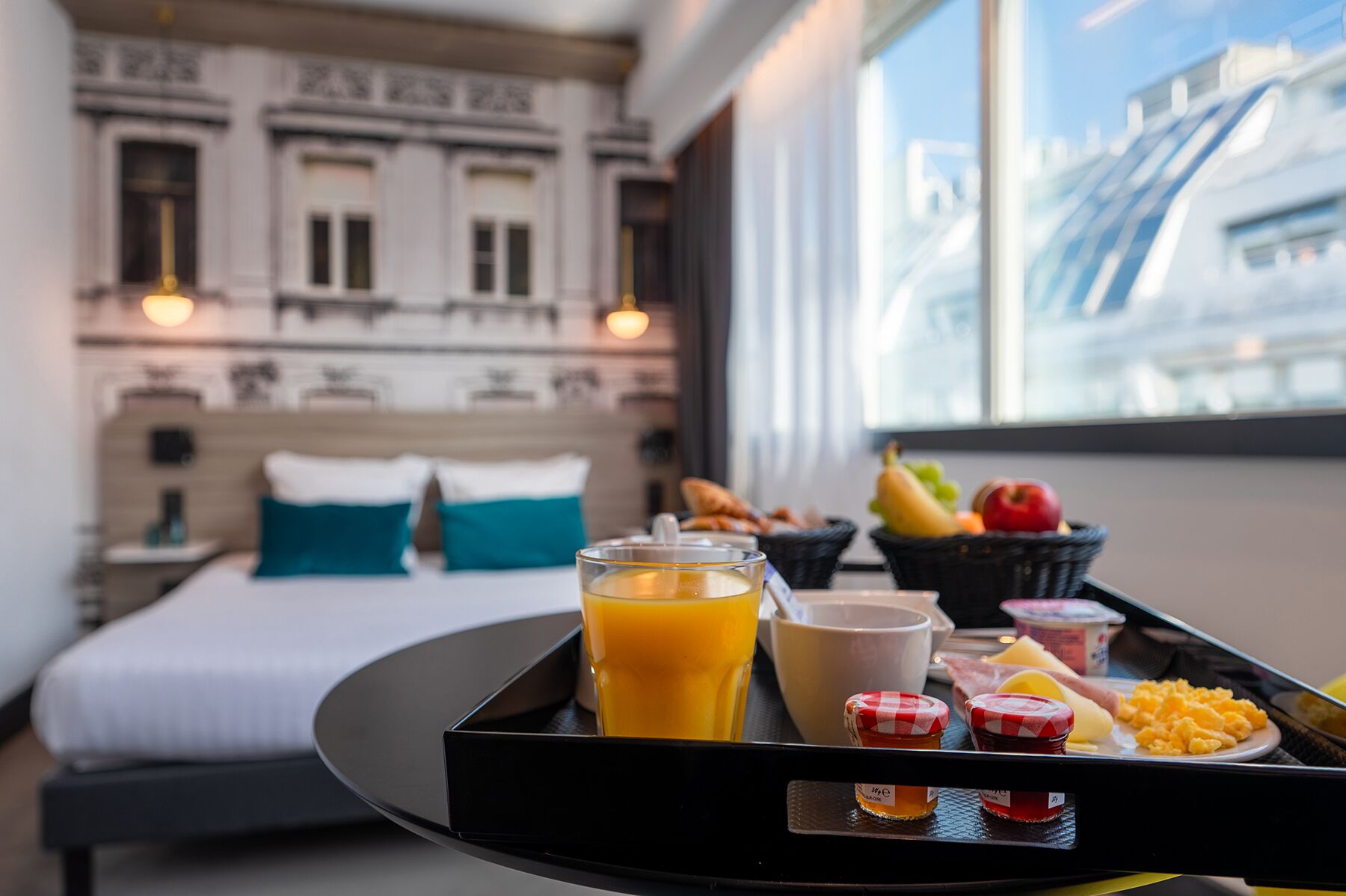 daily continental breakfast (eur 19 per person)