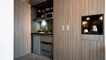 Studio | Private kitchen | Coffee/tea maker, electric kettle, toaster