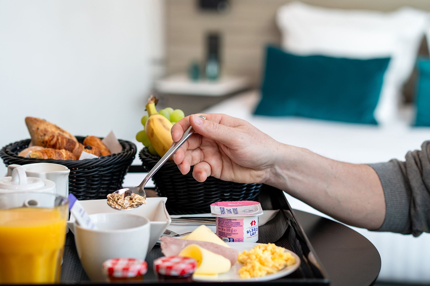 daily continental breakfast (eur 19 per person)