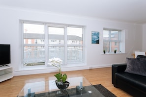 City Apartment, City View (6002. Windmill Lane) | Living room - Hanover Quay - Private Apartment (Dublin)