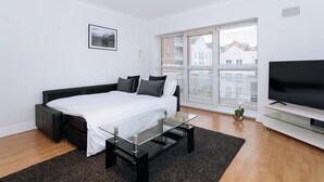 City Apartment, City View (6002. Windmill Lane) - Hanover Quay - Private Apartment (Dublin)