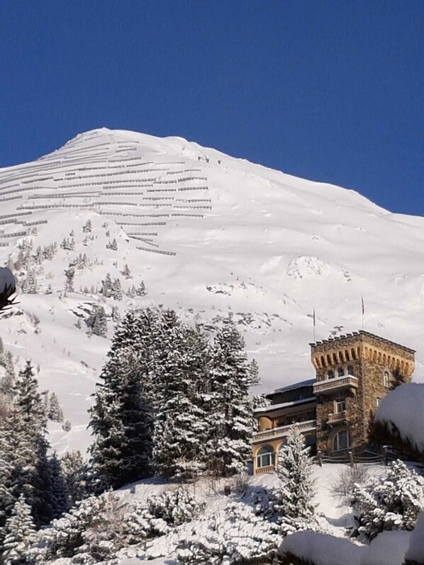 Exterior - Spacious studio for 1-3 people. with balcony, swimming pool and sauna, Davos-Dorf (Davos Dorf)