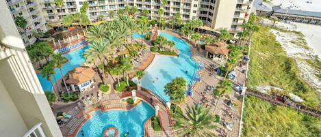 Alberca techada y alberca climatizada