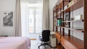 2 habitaciones, tabla de planchar con plancha, wifi y ropa de cama 