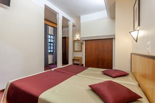 Standard Double or Twin Room | Desk, free cribs/infant beds, free WiFi, bed sheets