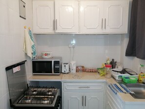 Kühlschrank, Mikrowelle