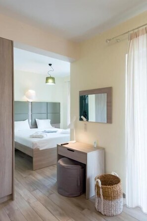 1 chambre, fer et planche à repasser, Wi-Fi, draps fournis