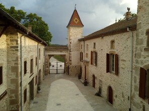 Explore historic architecture and charming streets in this picturesque alleyway.
