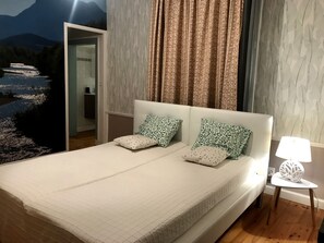 7 habitaciones, tabla de planchar con plancha y wifi gratis 