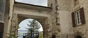 DOMAINE DES CHABRIERS: maison de maitre with swimming pool weekend ANNIVERSARY