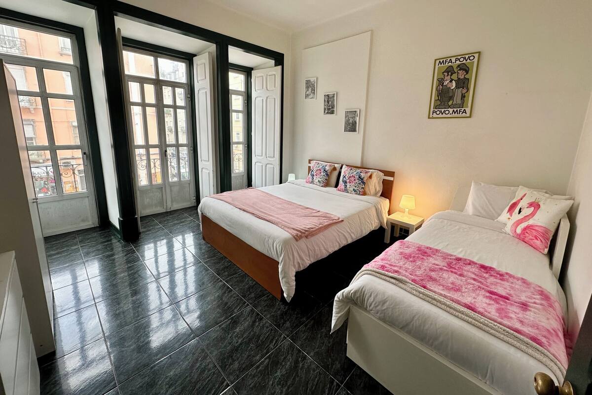 Sublime Brown Bedroom With Balcony | Bàn, màn/rèm cản sáng, bàn ủi/dụng cụ ủi quần áo 