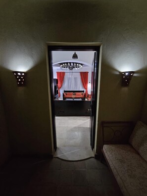 Villa | Interior - Villa - Sleeps 6 - Heated Pool - Garden - Parking (El Gouna)