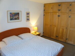 1 bedroom, iron/ironing board, travel cot, free WiFi