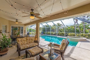 Piscina all'aperto, una piscina riscaldata